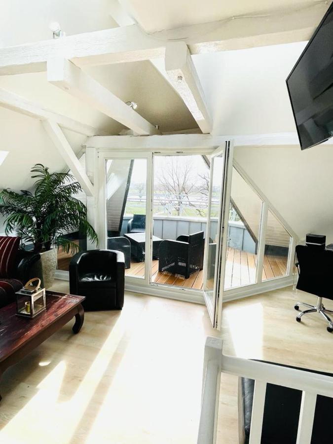 Luxury Rooftop Loft With River View 10Min To City Apartment Dusseldorf Bagian luar foto