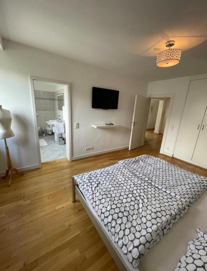 Luxury Rooftop Loft With River View 10Min To City Apartment Dusseldorf Bagian luar foto