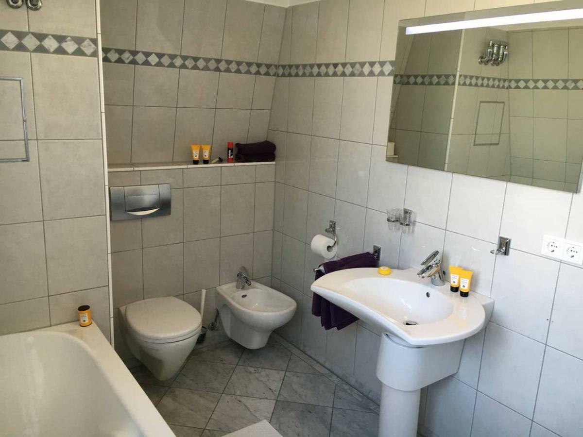 Luxury Rooftop Loft With River View 10Min To City Apartment Dusseldorf Bagian luar foto
