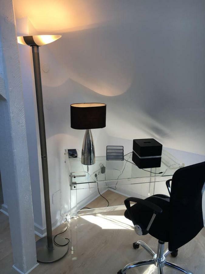 Luxury Rooftop Loft With River View 10Min To City Apartment Dusseldorf Bagian luar foto