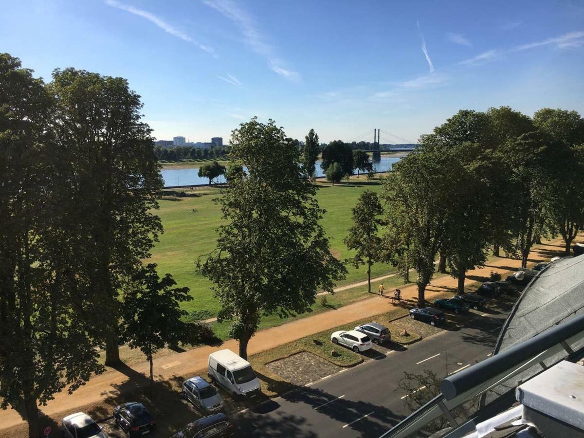 Luxury Rooftop Loft With River View 10Min To City Apartment Dusseldorf Bagian luar foto
